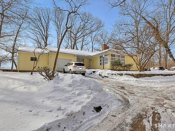 3rd image of 369 Pond Meadow Road