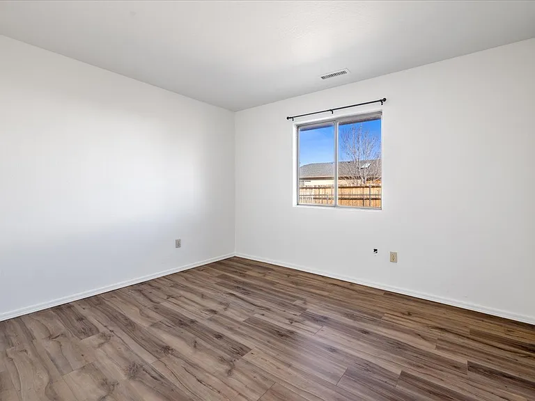4517 N Sauter Dr E — Photo 13