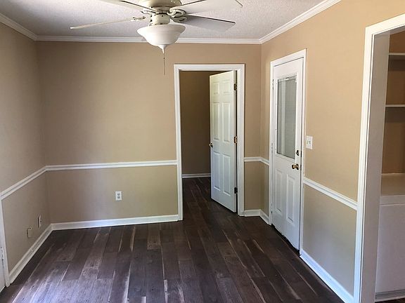 5th image of 821 Deerfield Dr