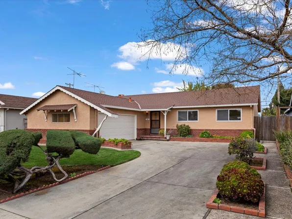 3325 Lindenoaks Dr, San Jose, CA 95117