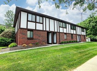 1827 Sheltering Tree Dr, Dayton, OH 45449