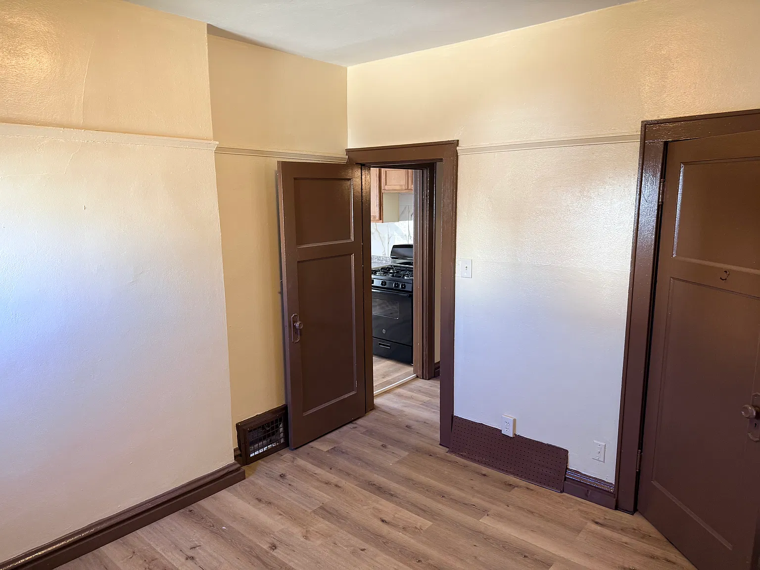 3 bed, 1100 sqft, $1,540 — Photo 4