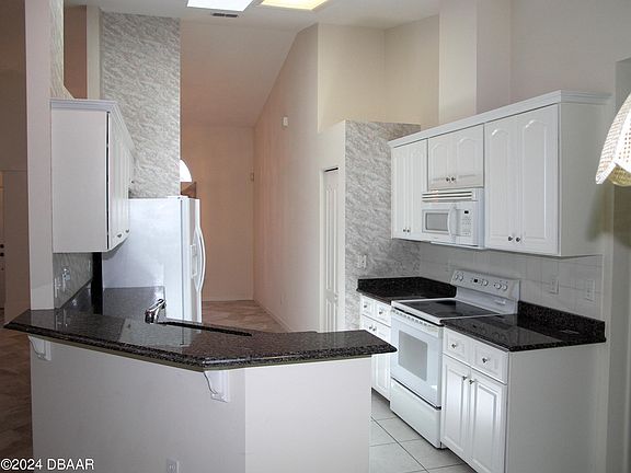 3rd image of 434 Nash Ln