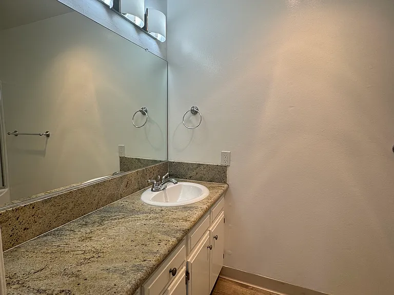 The Westwood Park Apartments — Photo 19