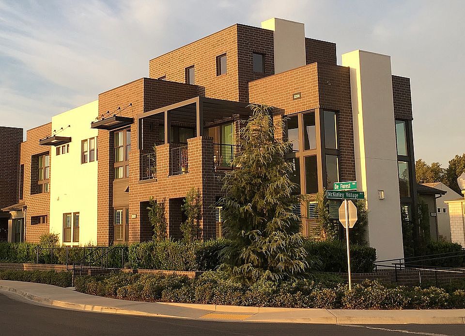 2nd image of 3224 Deforest Way