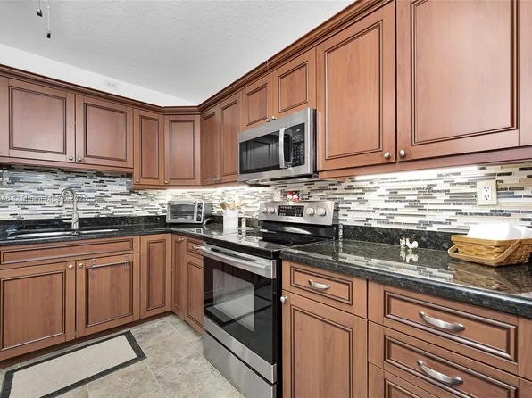 5208 NE 24th Ter #F-318, Fort Lauderdale, FL 33308