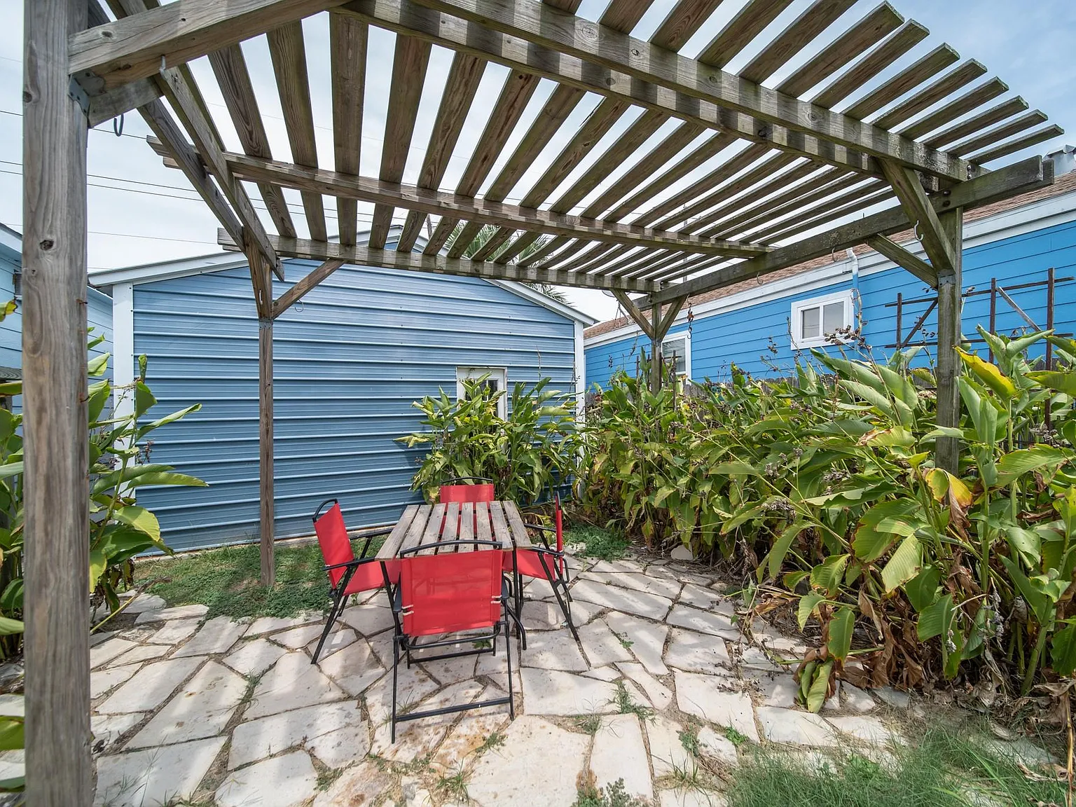 2 bed, 2.0 bath, 1152 sqft, $1,799 — Photo 2