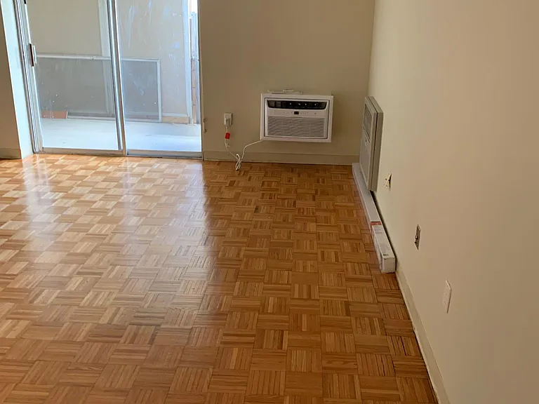 1025 Hancock St #6D — Photo 6