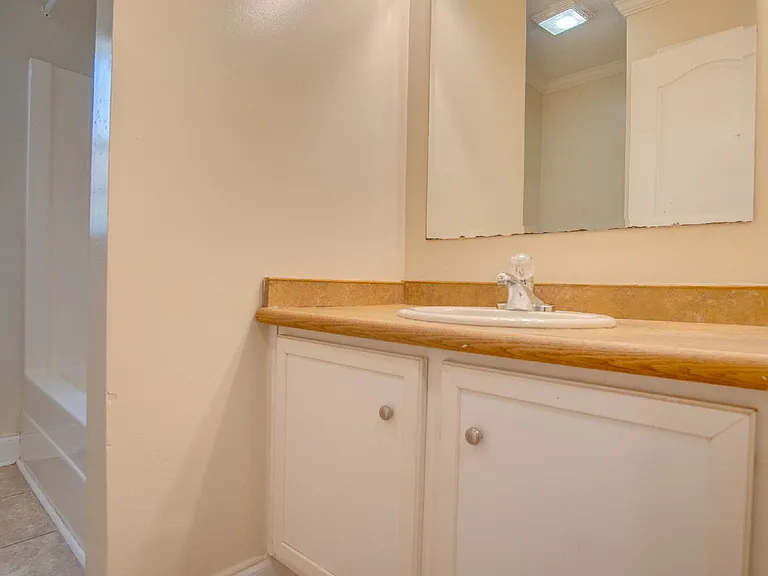 727 Bremen Ave — Photo 23