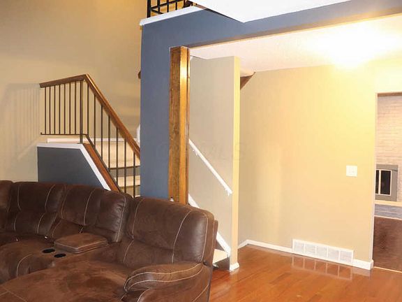 3rd image of 595 Banningway Dr