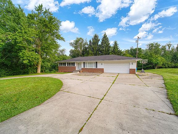 3rd image of 4802 Forrister Rd