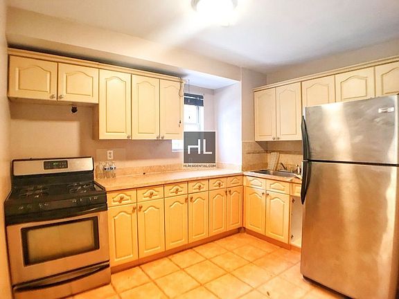4th image of 2712 Tilden Ave #2