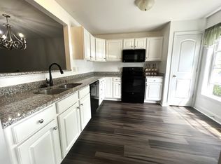 15 Freedom Way, Niantic, CT 06357