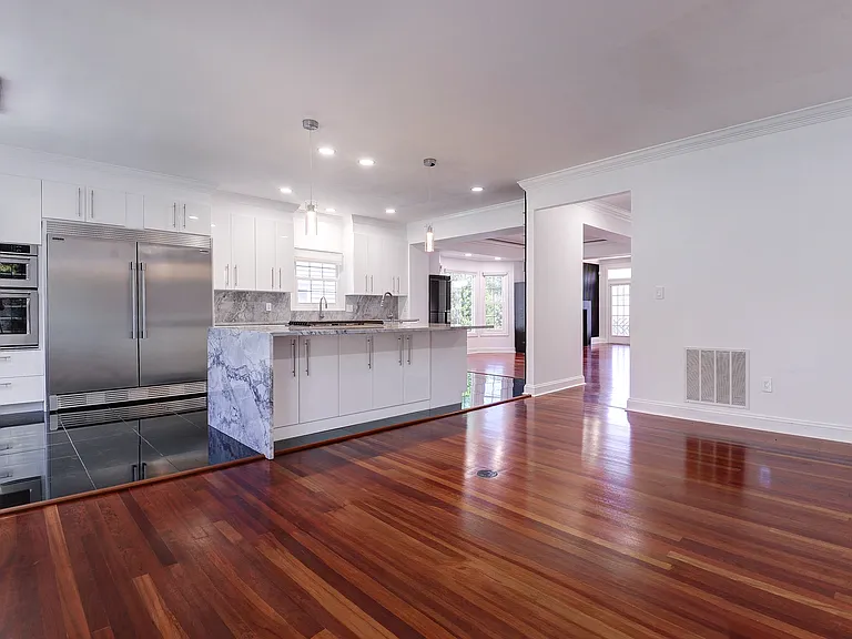 1628 Great Falls St — Photo 22