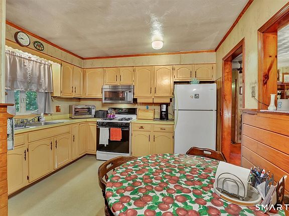 3rd image of 12 Parker Road