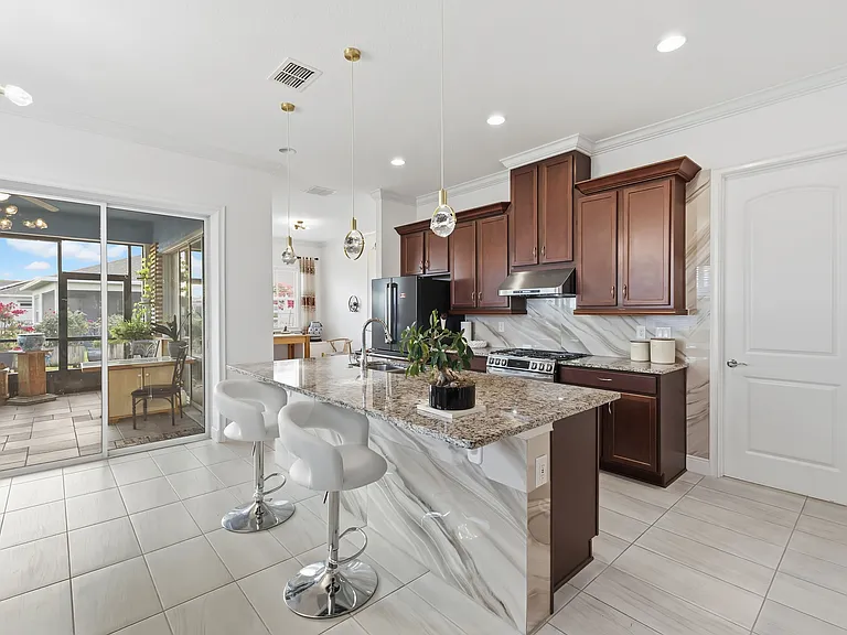 5092 Twin Lakes Blvd — Photo 11