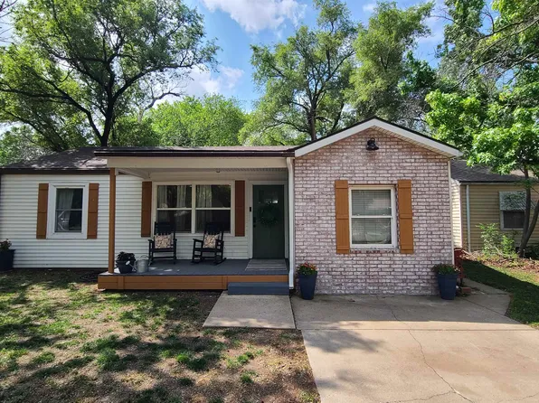 1106 E 7th St, Wellington, KS 67152