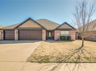 2913 N 18th St, Rogers, AR 72756