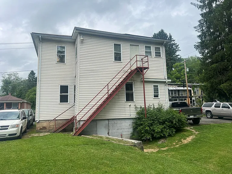 400 City Ave — Photo 2
