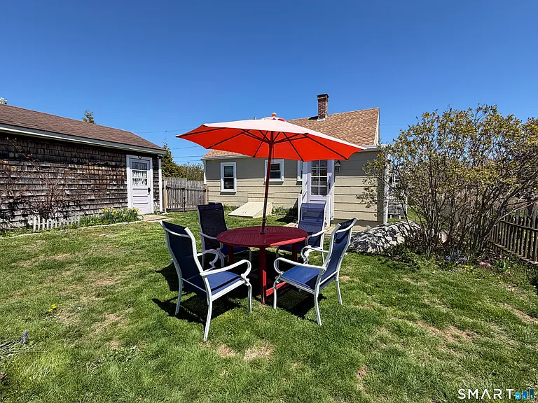 40 Ashworth Ave — Photo 13