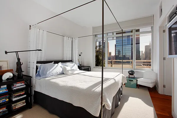 Sold by Corcoran | media 14