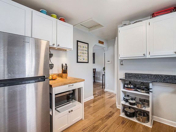 5th image of 1022 Parkwood Ave