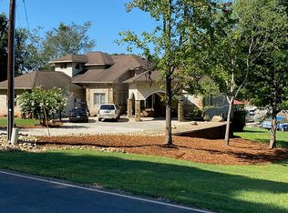 9521 Island Point Rd, Sherrills Ford, NC 28673