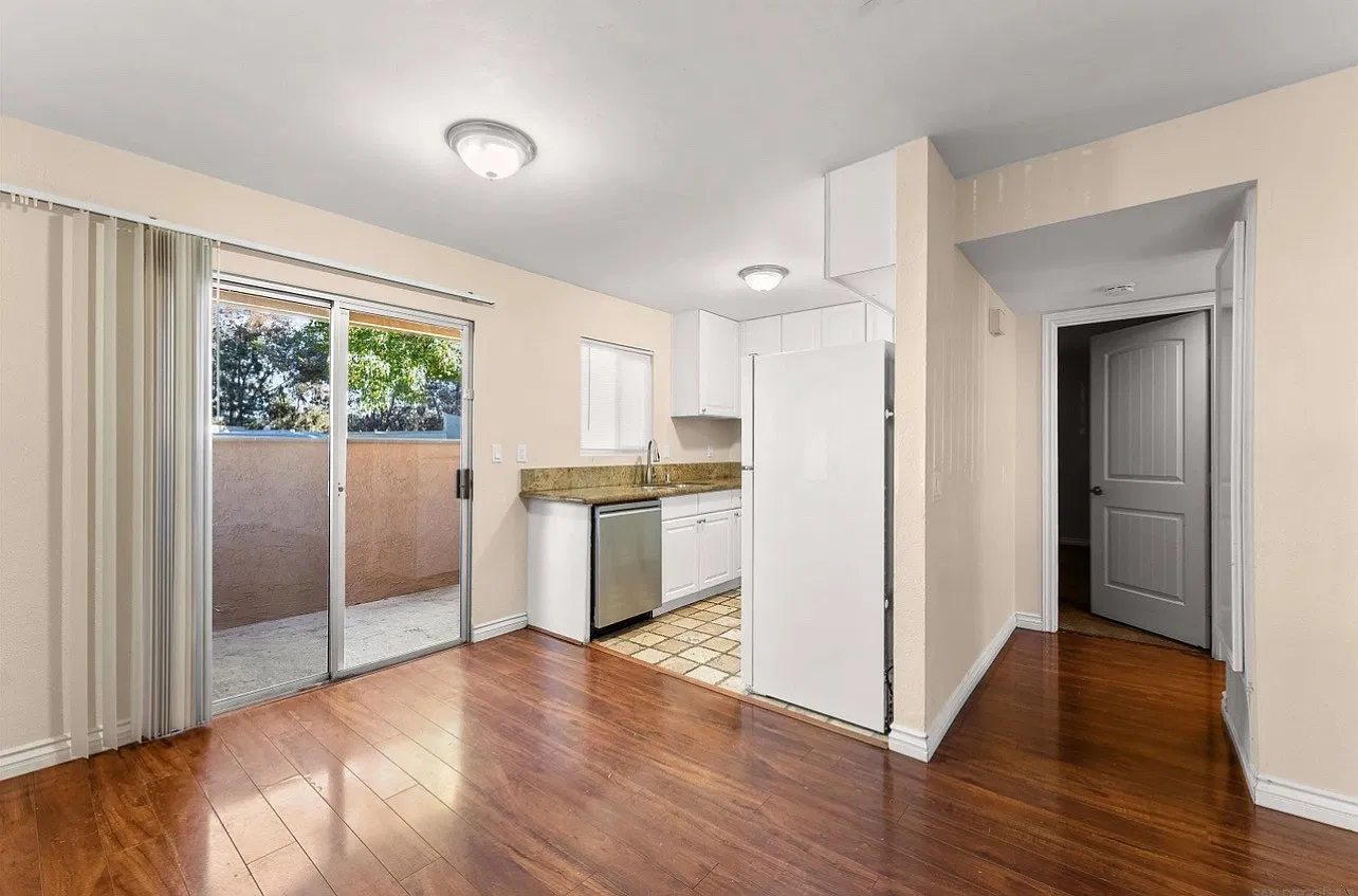 2 bed, 806 sqft, $1,500 — Photo 2