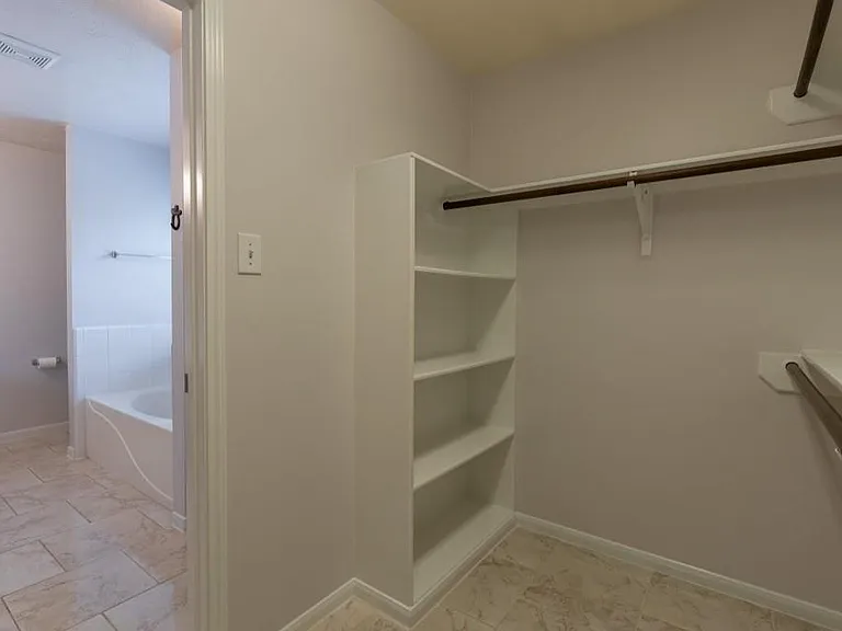 21812 Whispering Forest Dr — Photo 15