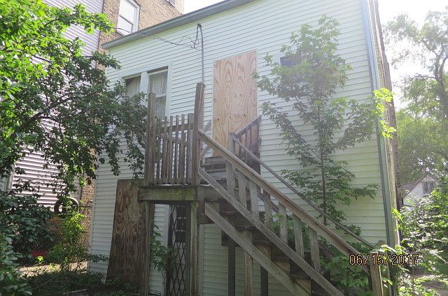 2nd image of 844 N Springfield Ave
