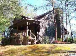 2927 Barnes Dr, Pigeon Forge, TN 37862