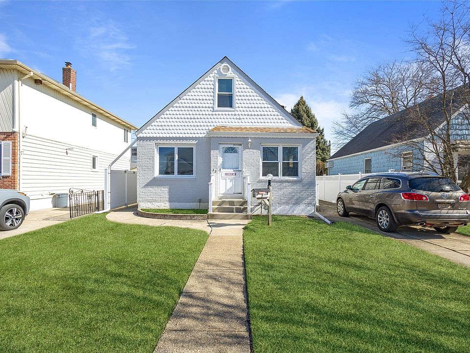 1st image of 12 Robert Avenue