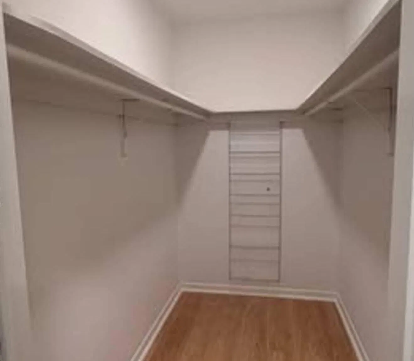 1 bed, 1.5 bath, 684 sqft, $1,600 — Photo 2