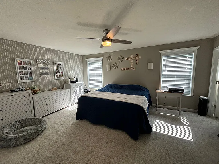 2400 Canterbury Dr — Photo 12