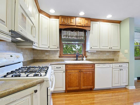5th image of 8913 W 91st Pl