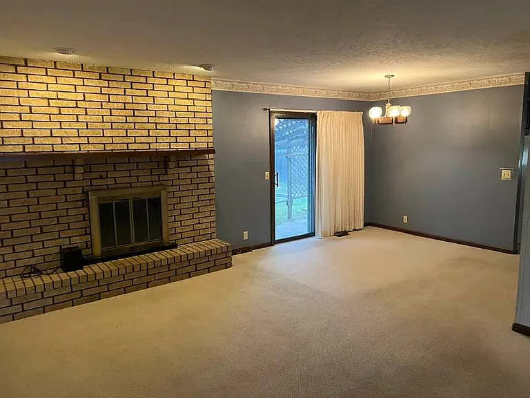 2410 Brookwood Ln — Photo 3