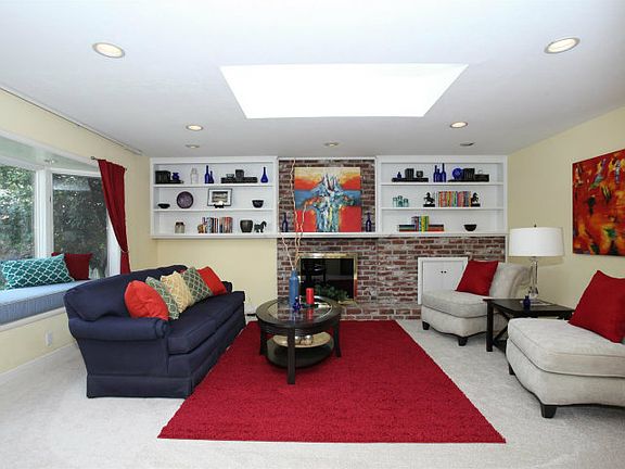 4th image of 1583 De Anza Way