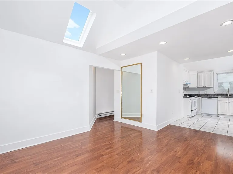 35-37 Calhoun Ave #3 — Photo 2