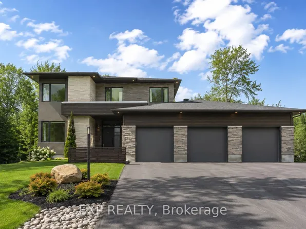 1961 Cedarlakes Way, Ottawa, ON K4P 0E4