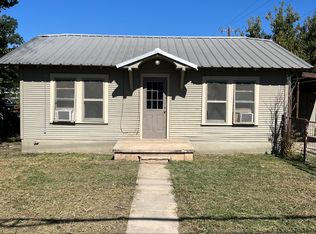 108 W College St, Sonora, TX 76950