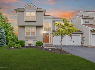 10 Baytree Cir #1, Middletown, NJ 07748