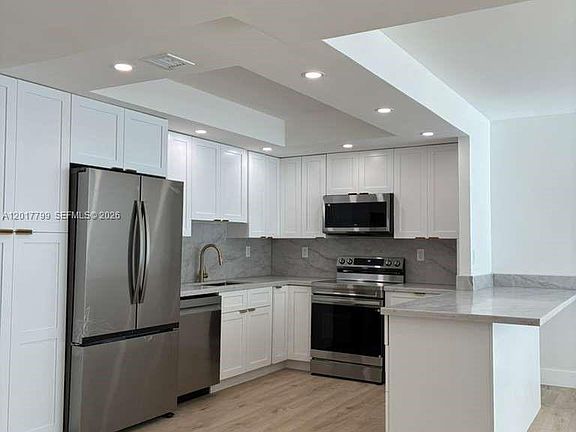 3rd image of 19390 Collins Ave APT 520