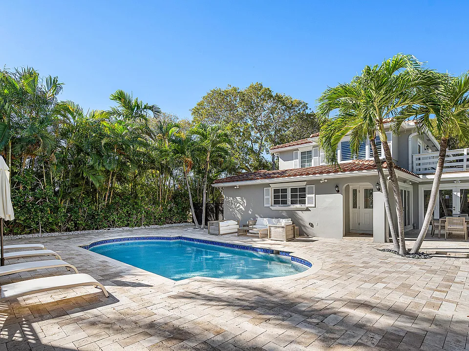 820 Palm Trl