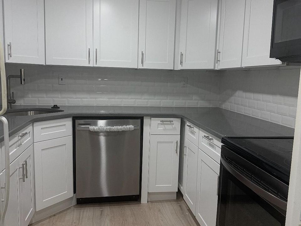 2nd image of 5007 W Brigantine Ct