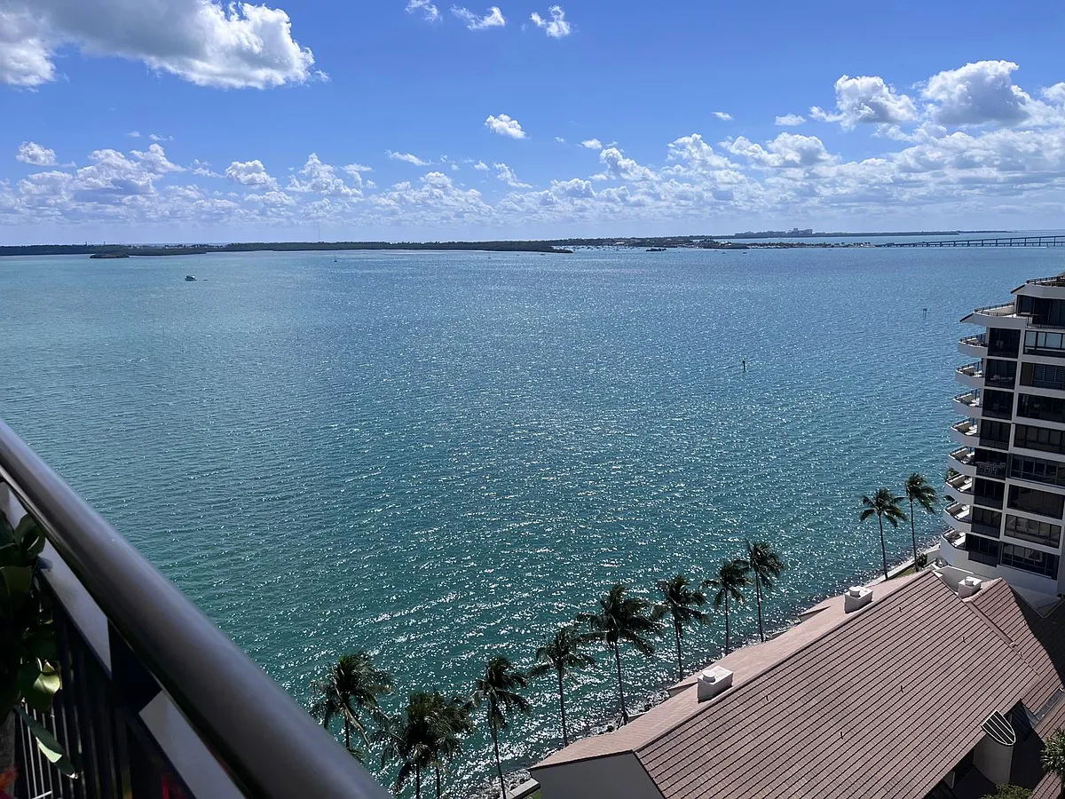 Building Photo - 540 Brickell Key Dr #1721