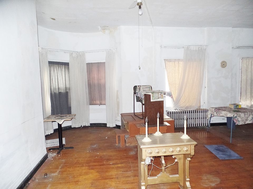 Additional Living Room