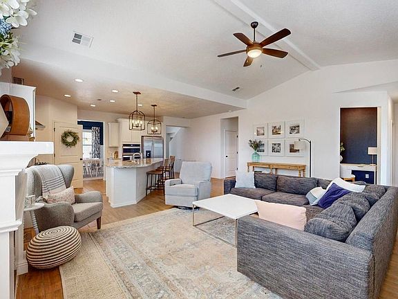 5th image of 2613 De Kooning Ave SE