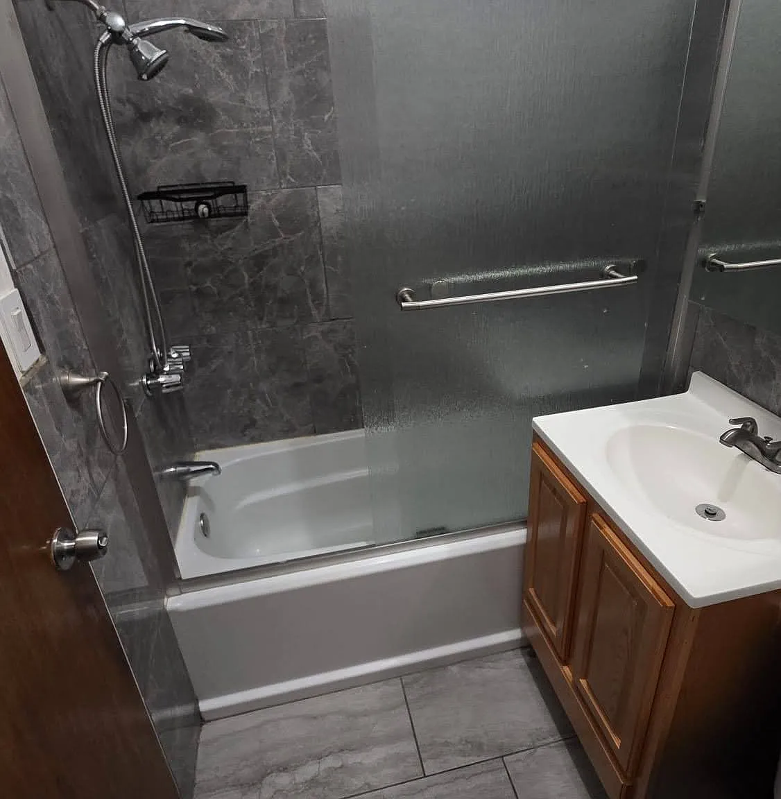 2 bed, $3,000 — Photo 1