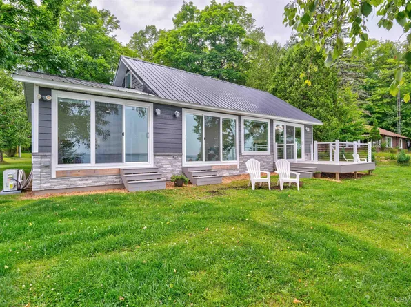 17660 W Chrisler Shrs, Curtis, MI 49820