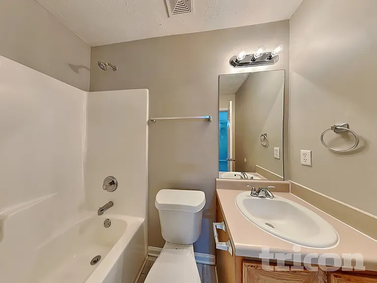 517 Cathedral Dr — Photo 9